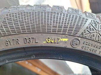 Prodám zimní pneu 225/45/17 Hankook ,  a Continental - 10