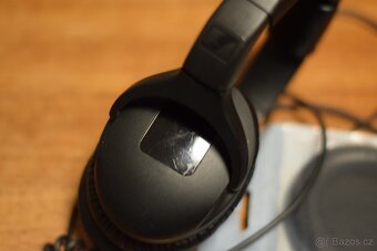 sluchátka Sennheiser HD 300 PRO - 10