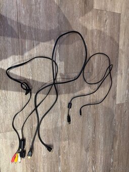 PLAYSTATION 3 – Konzole + 2 ovladače + volant + 5 her - 10