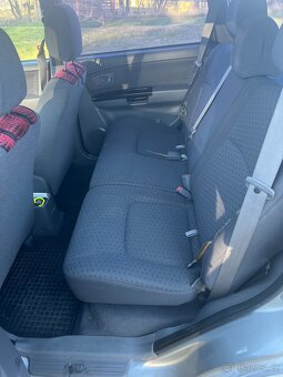 Kia Carens 2.0 CRDI r. 2005 - 10