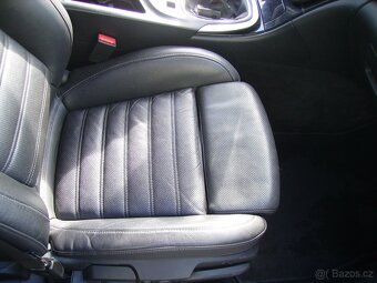 Opel Insignia 2.0 CDTI Manuál - 10
