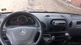 obytny mercedes - 10