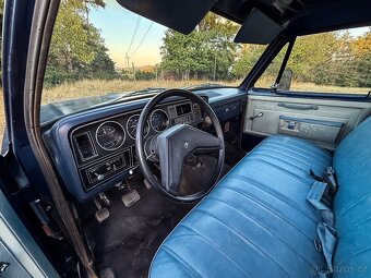 Dodge Ram D-250 1985 / 5.2l V8, Manuál, Klima - 10
