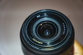 Sony A6400 + Tamron 17-70 f/2,8 — kompletní set - 10