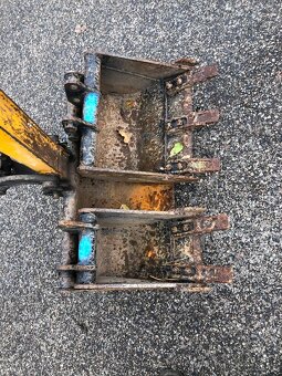 Minibagr JCB 8008CTS - 10