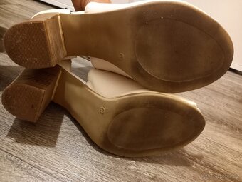 Kožené boty s otevřenou špicí vysokým podpatkem 41 - 10