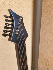 El.kytara model z kovu - 10