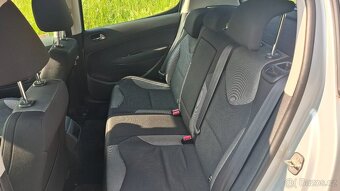 Peugeot 308 1.6 e-HDI (2012) - 10