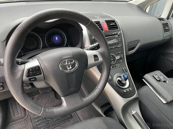 TOYOTA AURIS HYBRID LIFE 2011 NAJETO 86TKM - 10