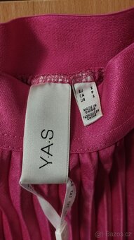 Krásná plisovaná sukně YAS, vel.S, nová - 10