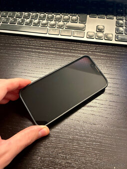 iPhone 13 mini 256 GB Zelený - 10