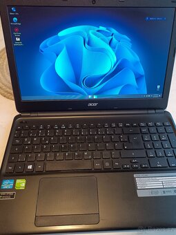 Acer Aspire E1-570G i3 - 10