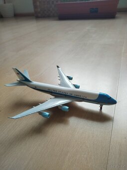 Letadlo Boeing 747.. Air Force One - 10