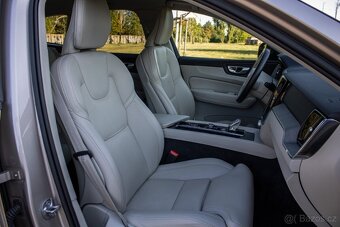 Volvo XC60 2.0 B5 mHEV Plus Bright AWD A/T - 10