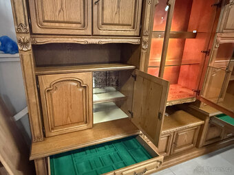 Dubová rustikální obývací stěna 325cm - 10