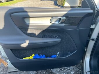 Volvo XC40 T5 Inscrption AWD automat 2.0i 182kw, r.2019, DPH - 10