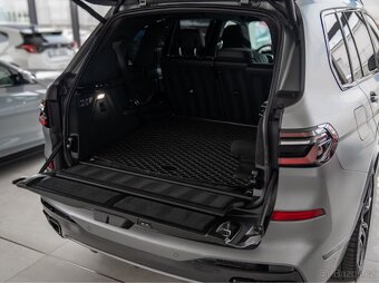 Bmw X7 M60i - 10