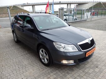 ŠKODA OCTAVIA 2 KOMBI 1.2 TSI EDICE FAMILY XENONY MOC PĚKNÁ - 10