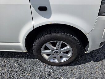 Volkswagen Transporter 2.5 TDI 9 míst TZ - 10