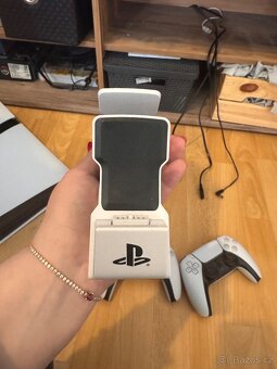 PLAYSTATION 5 PRO, 2 OVLADAČE, DOKOVACÍ STANICE PRO OVLADAČE - 10