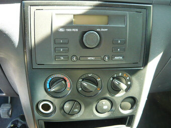FORD TOURNEO CONNECT 1.8 TDCI 5 MÍST - 10