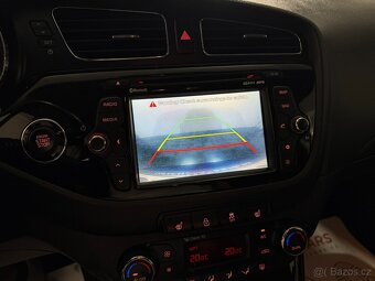Kia Cee´d 1,6 CRDI EXCLUSIVE KAMERA - 10