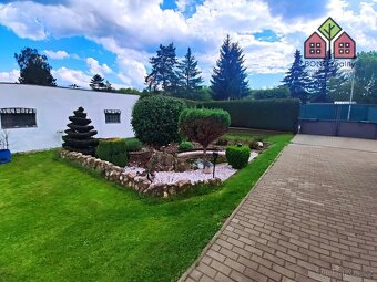 Rodinný dům, 4+1, vejminek 1+1, pozemek 1523 m2, dvě garáže, - 10