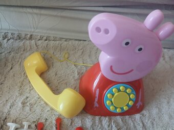 Prasátko Pepa telefon + 2x kufřík + Psí patrola kostky atd - 10
