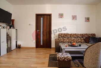 Prodej rodinného domu s nebytovými prostory v Lužanech, okr. - 10