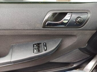 Škoda Fabia combi 1.4i 16v,najeto 179tis km - 10