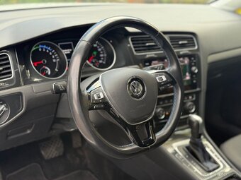 Volkswagen e-Golf, 2020, 100kw, 36kwh, výhřev, LED, DPH - 10