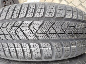 BMW X1 orig. al. disky 5x112 R17 + 225/55/17 zima - 10