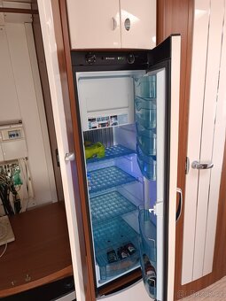 Hobby 610 UL Premium obytný přívěs 2016 Markýza,solar - 10