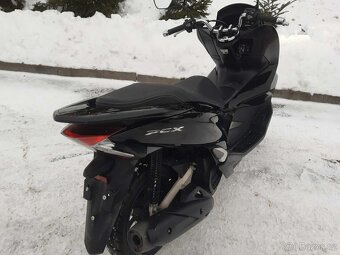 Honda PCX 125 model 2019 -první majitel-originál stav. - 10