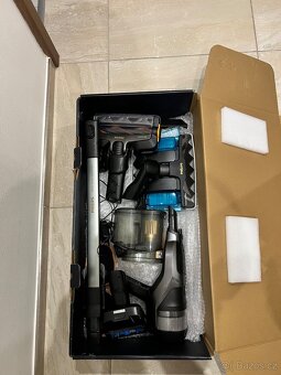 Tyčový vysavač Philips 8000 Series Aqua Plus - 10