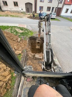 Minibagr Bobcat 325 2,7 tuny váha - 10