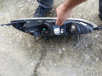 predni svetla lampy peugeot 407 - 10