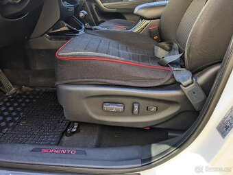 KIA Sorento 2,2 CRDi 4x4 145 kw - 10