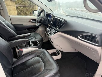 Chrysler Pacifica 3,6 Pentastar Kůže 8 míst 2017 - 10