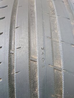 235/45  ZR17 R17 FORD NOKIAN 235/45/17  Letni 4mm - 10