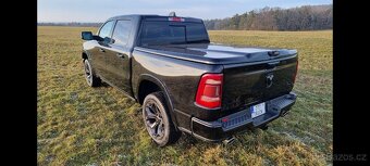 NOVÝ KRYT KORBY DODGE RAM LIMITED ČERNÁ PERLEŤ - 10