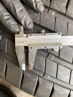 Letní pneu 225/40 R19 - 10