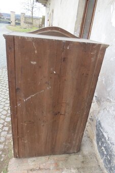 Dubová vitrína - 10