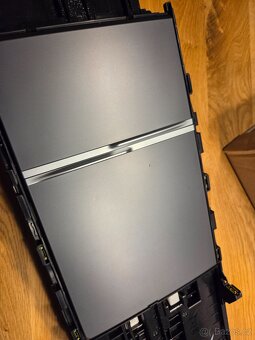 Středová konzole Tesla Model 3 - použitá - 10