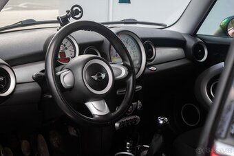Mini Cooper 1.6 88kW (2007) - 10