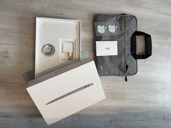 MacBook Air 2019 - 10