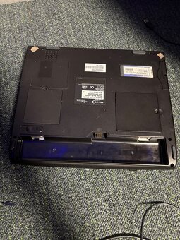 Fujitsu Amilo M-6500 - 10