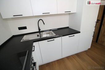 Krásný byt 2+1/B/S po kompletní rekonstrukci v cihlovém domě - 10