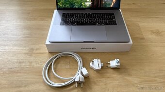 MacBook Pro 15” Intel i7 2018 – STAV JAKO NOVÝ - 10