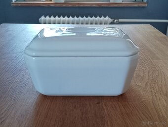 PORCELÁNOVÁ ZAPÉKACÍ DÓZA - 10